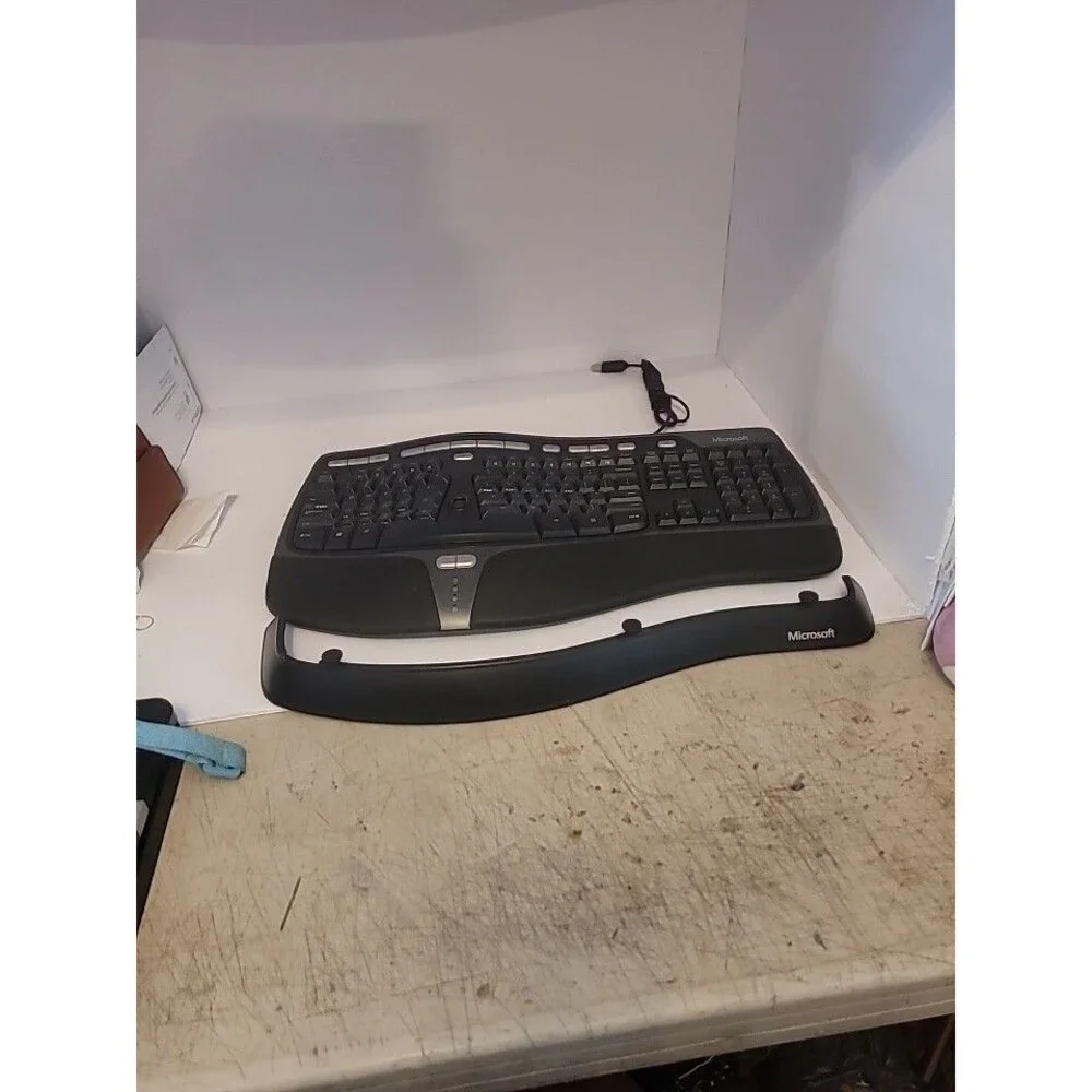 Microsoft Natural Ergonomic 4000 V1.0 KU 0462 Wired Keyboard Working, With Stand